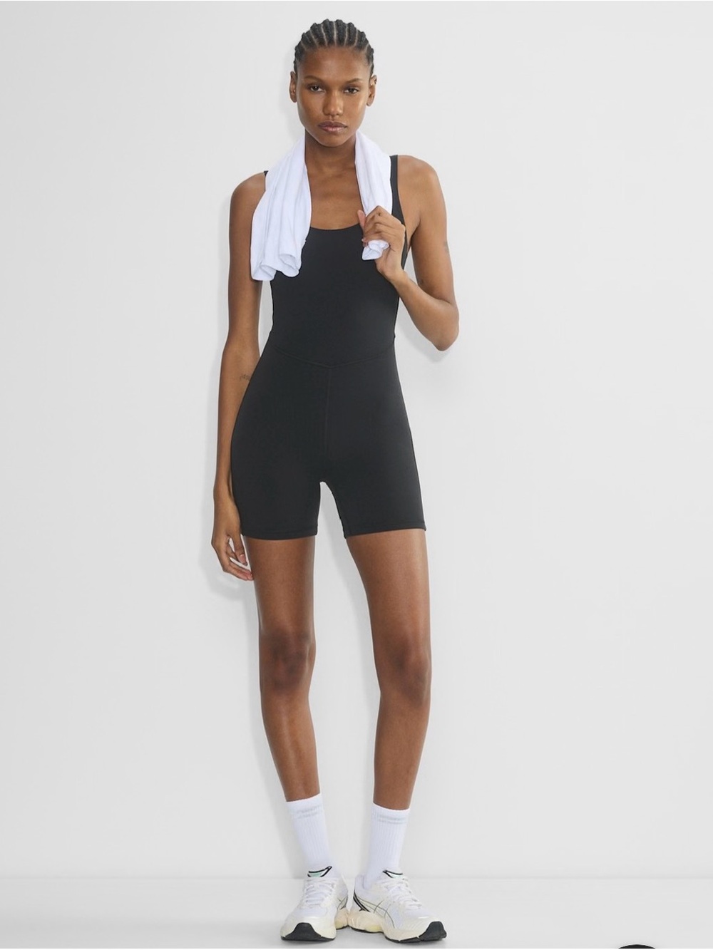 aritzia golden BUTTER Sway Romper black medium